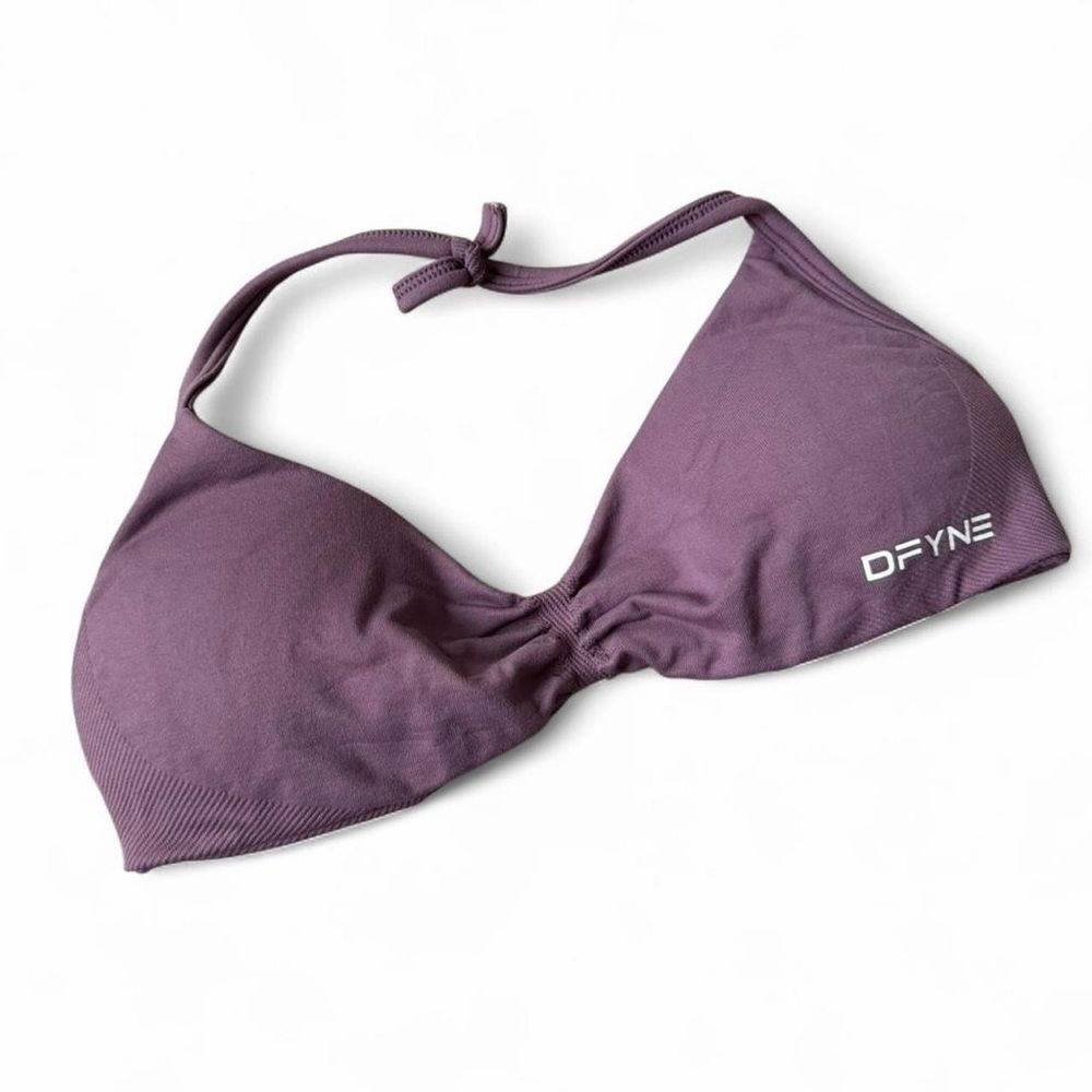 DFYNE Impact Strappy Bra in Grape